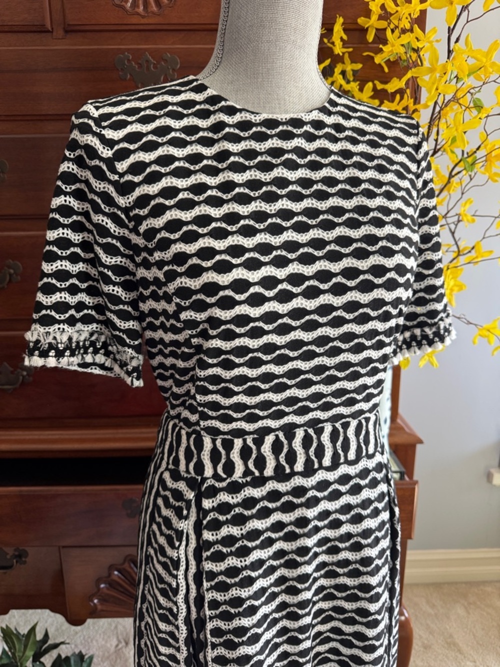 Tory Burch Paulina Lacey Dotted
Dress New Size 8 - Picture 3 of 14